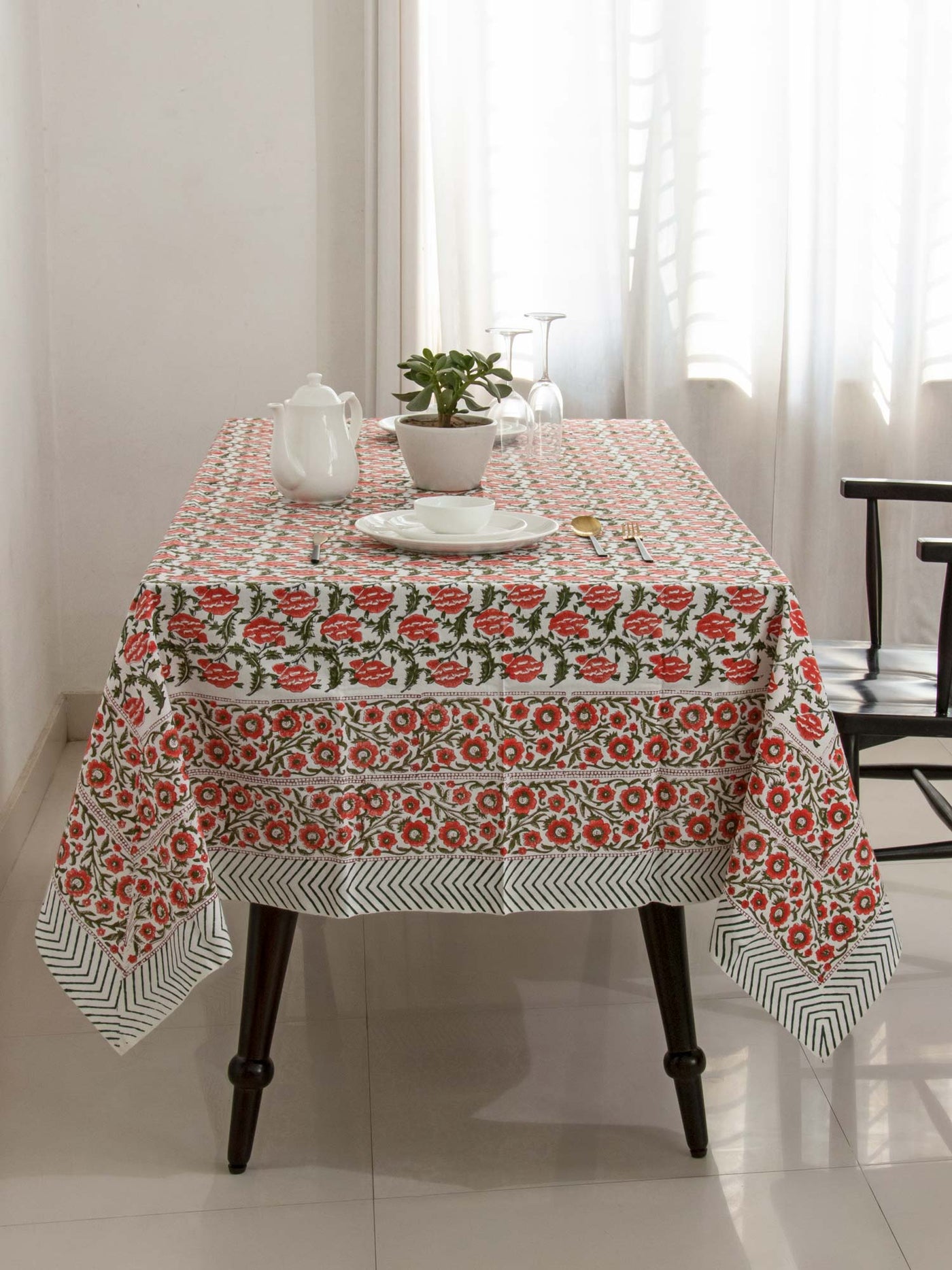 Red Flower bud Table cover
